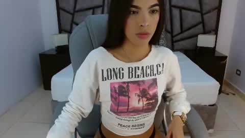 valery_restrepo online show from July 8, 8:46 pm