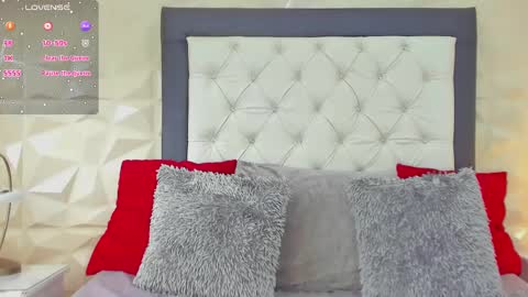 Snapshot of valerydiamond_ chatting on February 17, 10:03 pm Valery online show from February 17, 10:03 pm