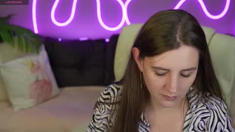 Snapshot of valerymurr chatting on October 14, 7:03 pm V A L E R Y  M U R online show from October 14, 7:03 pm