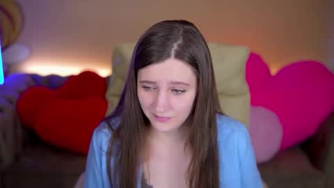 V A L E R Y  M U R online show from February 16, 8:05 pm