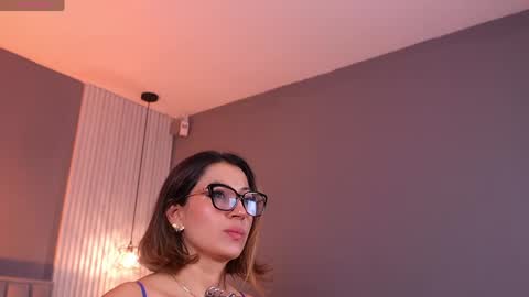 Snapshot of valerynova chatting on May 19, 11:05 am Carla online show from May 19, 11:05 am
