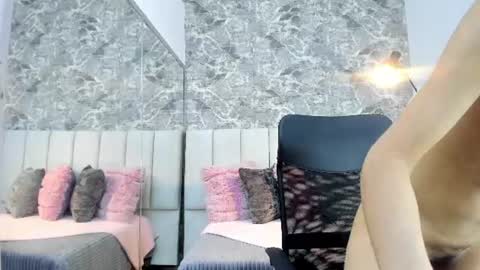 Snapshot of valeryrivas_ chatting on July 22, 7:49 pm Valery Rivas online show from July 22, 7:49 pm