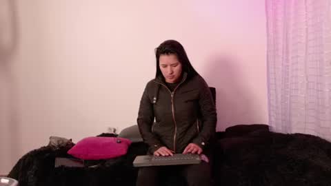 Snapshot of valerysnow_ chatting on July 25, 2:42 am Valery online show from July 25, 2:42 am