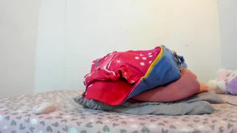 Snapshot of valeryysweett15 chatting on June 2, 2:19 pm Valeryy online show from June 2, 2:19 pm