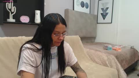 valevicious online show from February 19, 7:05 pm