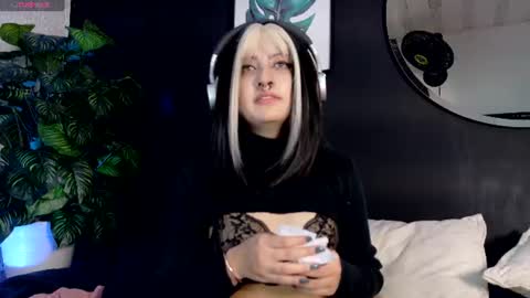  x  online show from June 11, 12:32 am