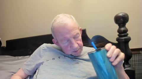 Snapshot of valleylaker chatting on September 30, 12:43 pm valleylaker online show from September 30, 12:43 pm