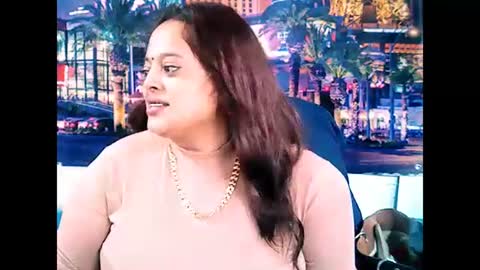 Snapshot of valleyval chatting on January 7, 6:05 am indianvalvet priya is back online show from January 7, 6:05 am