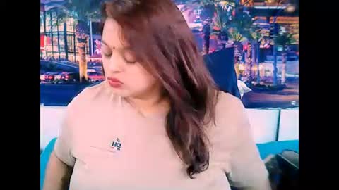 Snapshot of valleyval chatting on February 4, 6:25 am indianvalvet priya is back online show from February 4, 6:25 am