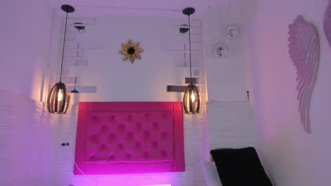 Snapshot of valloletsamar chatting on February 15, 11:39 am Vallolet Peach  online show from February 15, 11:39 am