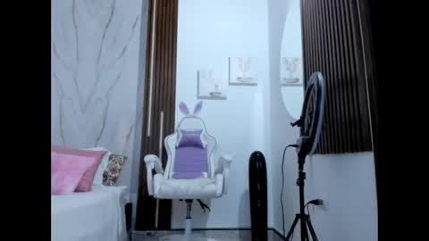 Snapshot of valloletsamar chatting on September 13, 11:21 am Vallolet Peach  online show from September 13, 11:21 am