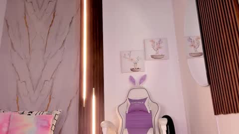 Snapshot of valloletsamar chatting on November 25, 11:54 am Vallolet Peach online show from November 25, 11:54 am