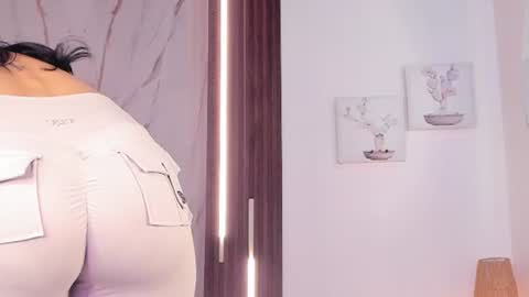 Vallolet Peach  online show from July 16, 12:11 pm