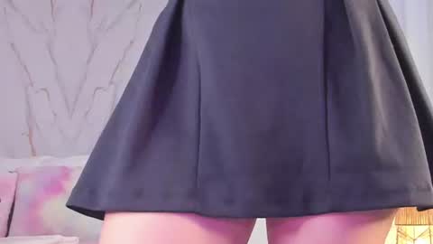 Vallolet Peach  online show from July 18, 12:20 pm