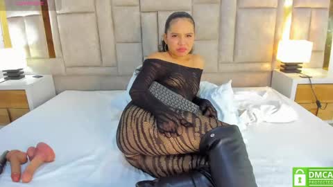 valtira nova online show from May 29, 7:45 pm
