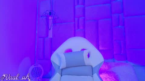 Snapshot of valuh_blake chatting on July 23, 4:10 am Valuh online show from July 23, 4:10 am