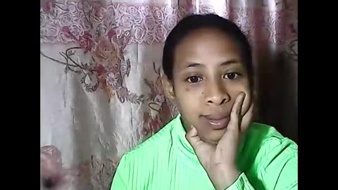 valysexyhot online show from June 8, 4:46 am