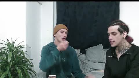 Snapshot of vamp_noah chatting on December 28, 9:09 am Vamp Noah and Dan online show from December 28, 9:09 am