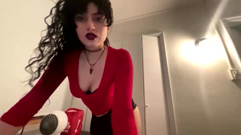 vampgatita online show from November 8, 5:40 am