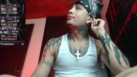 Snapshot of vampiredavyd chatting on January 14, 11:27 pm david guzman i model independenthelp me with a thumbs up online show from January 14, 11:27 pm