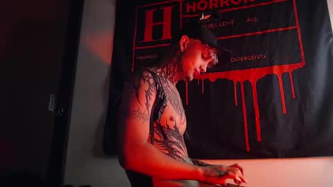 Snapshot of vampiredavyd chatting on February 12, 8:38 am david guzman i model independenthelp me with a thumbs up online show from February 12, 8:38 am