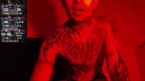 Snapshot of vampiredavyd chatting on February 14, 7:49 am david guzman i model independenthelp me with a thumbs up online show from February 14, 7:49 am