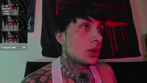 Snapshot of vampiredavyd chatting on September 20, 1:28 am david guzman i model independenthelp me with a thumbs up online show from September 20, 1:28 am