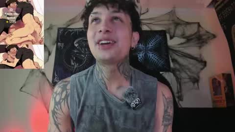 Snapshot of vampiredavyd chatting on October 14, 2:12 am david guzman i model independenthelp me with a thumbs up online show from October 14, 2:12 am