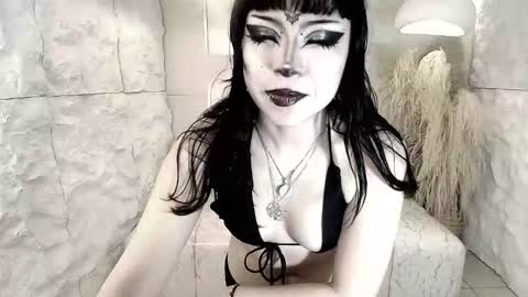 vampkitty_r online show from February 4, 1:17 pm