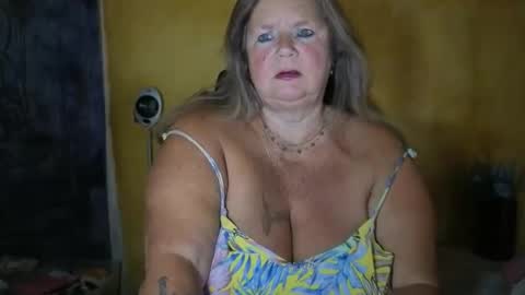 vampwoman online show from June 9, 7:09 am