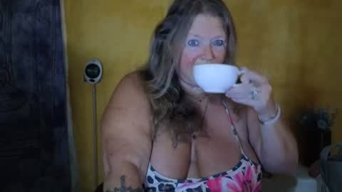 vampwoman online show from June 28, 6:19 am