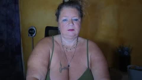 vampwoman online show from July 21, 5:54 am