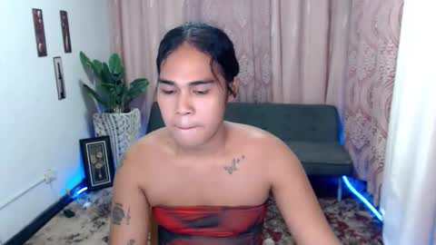 Snapshot of vampy_ebony_laxine chatting on October 8, 8:23 am vampy_ebony_laxine online show from October 8, 8:23 am