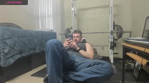 Snapshot of vandal2021 chatting on February 15, 11:47 pm Vandal2021 online show from February 15, 11:47 pm