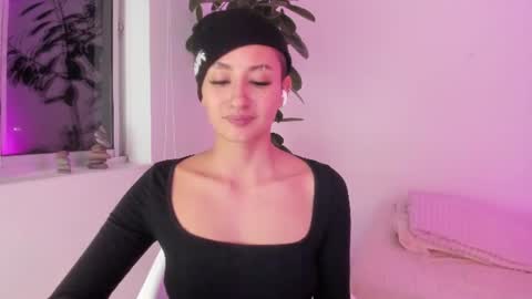 Snapshot of vandalovee chatting on July 5, 4:19 am Babi Alu online show from July 5, 4:19 am