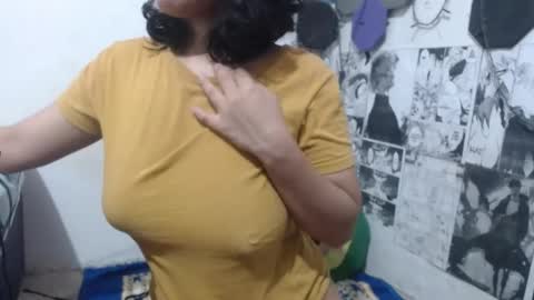 Snapshot of vanesa_20 chatting on January 25, 10:19 am vanesa_20 online show from January 25, 10:19 am