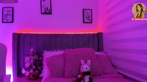 Snapshot of vanesa_moon_ chatting on September 18, 12:23 am vanesa_moon_ online show from September 18, 12:23 am
