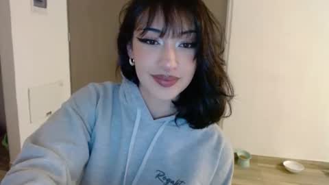 Snapshot of vanesaafoxx chatting on January 5, 10:46 pm Vans online show from January 5, 10:46 pm