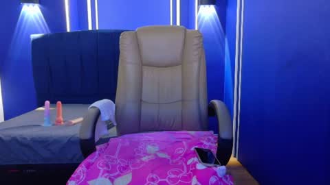 Snapshot of vanessa_7_ chatting on July 24, 12:08 am Vanessa online show from July 24, 12:08 am