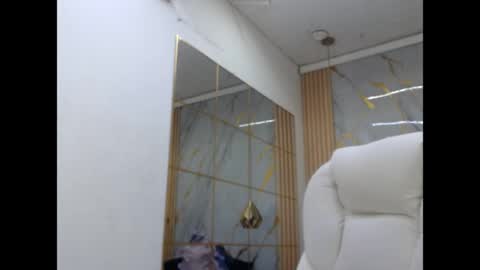 vanessa online show from April 27, 1:31 pm