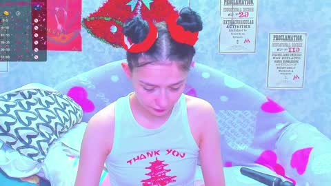 Snapshot of vanessa_florence chatting on January 13, 12:41 am RUSSIAN BARBIE BABE online show from January 13, 12:41 am