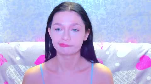 Snapshot of vanessa_florence chatting on November 20, 1:50 am RUSSIAN BARBIE BABE online show from November 20, 1:50 am