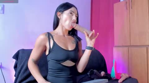 Snapshot of vanessa_gonzaless chatting on November 24, 4:07 pm Vanessa online show from November 24, 4:07 pm