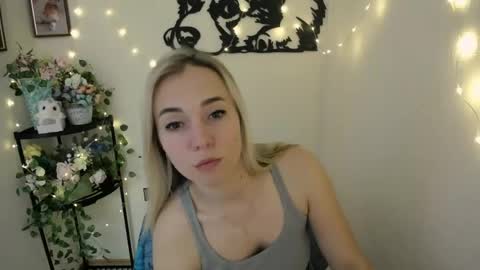 Vanessa online show from May 17, 9:06 am