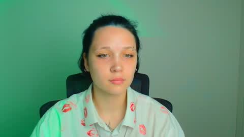 Snapshot of vanessa_lissme chatting on May 5, 7:05 am Vanessa online show from May 5, 7:05 am