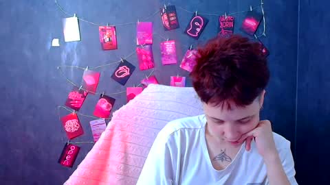 Snapshot of vanessa_lissme chatting on August 3, 9:04 am Vanessa online show from August 3, 9:04 am