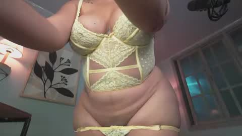 Snapshot of vanessa_novvoa chatting on July 13, 11:29 pm Vanessa Novvoa online show from July 13, 11:29 pm