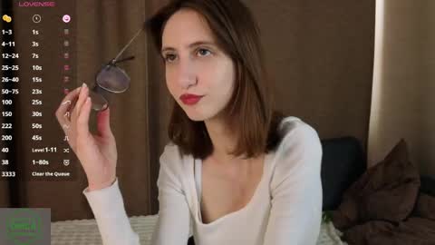 Snapshot of vanessa_sweeti chatting on June 4, 8:42 am Alice online show from June 4, 8:42 am