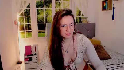 Snapshot of vanessa_udream chatting on June 17, 6:53 pm Vanessa online show from June 17, 6:53 pm