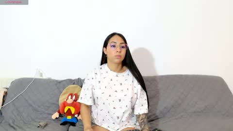 vanessaadol online show from May 4, 9:49 am